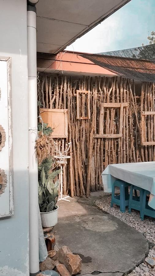 Brussels Homestay Kost Balige Buitenkant foto